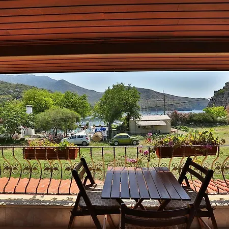 Turkeli فندق مبيت وإفطار